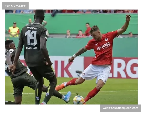 美因茨0-0战平科隆，双方门将多次贡献神扑